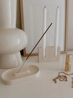 Porte-encens en marbre rouge avec design artistique moderne et antique pour la décoration de bureau
