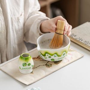 Juego de Té Matcha Clásico Estilo Verano con Tazón de Cerámica, Batidor de Metal y Herramienta para Matcha de Calidad - Product Image 4