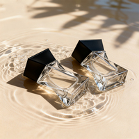 Flacons de parfum à taille torsadée géométrique, bouchon carré noir, vente directe usine, flacons de parfum vides rechargeables, couvercles de flacons de parfum en gros