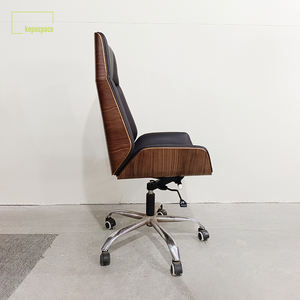 Chaise de bureau exécutive en cuir KEPO ergonomique avec dossier en bois rembourré, hauteur réglable, pivotante et inclinable, chaise d'ordinateur en cuir - Product Image 4