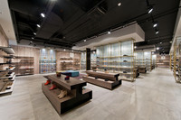 Guangzhou-ZX : Équipements et mobilier de luxe pour magasins de chaussures, éclairage LED personnalisable pour étagères de présentation, aménagement de magasins et conception de boutiques