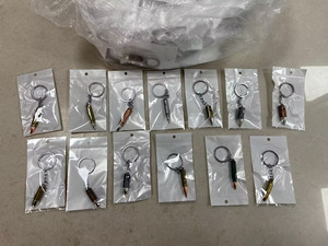 Khóa móc chìa khóa hình viên đạn kim loại nhỏ, quà tặng khuyến mãi bán buôn, có thể tùy chỉnh, kèm mô hình viên đạn - Product Image 3