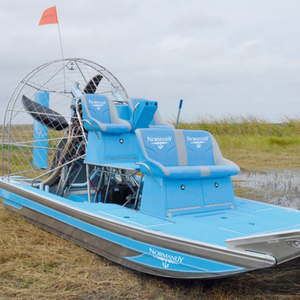 Embarcación Anfibia Multifuncional con Casco Metálico OEM y ODM, 300HP 1.0t para Búsqueda en Laguna y Crucero Diario Turístico en Aguas Panorámicas - Product Image 5