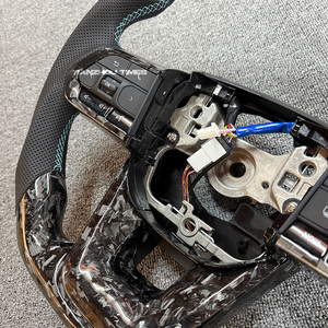 Volante Deportivo de Fibra de Carbono Forjado para <span class=keywords><strong>Toyota</strong></span> A90 Supra, 4Runner, Mark X, CHR, Serie 79, Hilux, Vigo, Hiace, Prius, Celica, Rav 4 - Product Image 6