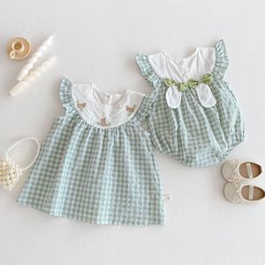 2025 nuevo bolso a cuadros de verano para niña Bebé Ropa de pedo súper lindo bordado conejo liebre manga voladora ligero 2 uds sólido - Product Image 3