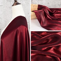 Tissu Satiné Soie Coton Rouge Lie-de-Vin Bicolore Changeant Irisé Effet Scintillant Brillant et Doux