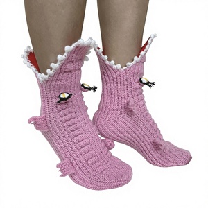 <span class=keywords><strong>Calcetines</strong></span> de punto de cocodrilo de dibujos animados, bonitos <span class=keywords><strong>calcetines</strong></span> rosas de media pantorrilla con diseño de cocodrilo, <span class=keywords><strong>calcetines</strong></span> cálidos y acogedores para el hogar, pantuflas para mujer y hombre, para invierno, para interiores. - Product Image 1