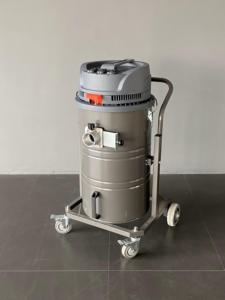 Aspiradora industrial monofásica de 220V con 3 motores Capacidad húmeda y seca de 60L - Product Image 6