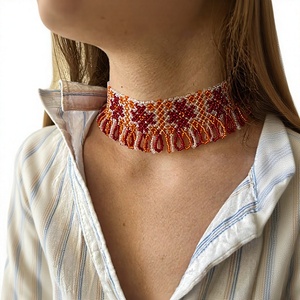 Elegante Collar de Gargantilla con Cuentas Estilo Bohemia para Mujer, con Diseño de Borlas en Rojo y Naranja, Estilo Personalizado por UO INDIA - Product Image 1