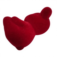 Figurine décorative en plastique floquée ours rouge enlacant un cœur, modèle artisanal avec LED, cadeau de Saint-Valentin ODM, vente en gros