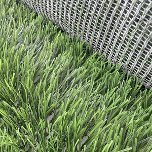 Nuovo Design di Erba Sintetica Ibrida con Ampia Apertura di Fori, Rotoli di Erba Sintetica PP per Campi <span class=keywords><strong>da</strong></span> Calcio, Futsal e Pavimentazioni Sportive - Product Image 3