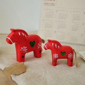 Décoration murale Hailan Nordic en bois peint, motif Cheval Dara suédois, pour attirer la prospérité, Cheval Rouge, décoration intérieure, présentation pour salon - Product Image 4