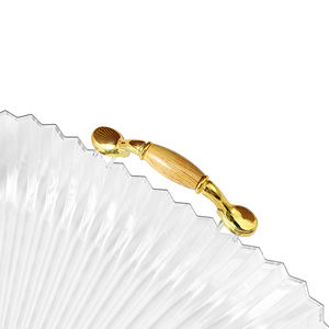 Assiettes de présentation en <span class=keywords><strong>plastique</strong></span> bon marché pour décoration de sous-assiette de mariage Assiettes de table de mariage en vrac avec poignée - Product Image 5