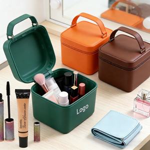 Nuevas llegadas: Bolsa de almacenamiento cuadrada de silicona de pequeña capacidad con logotipo personalizado para cosméticos y maquillaje para mujer - Product Image 5