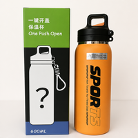 Bouteille d'eau sport isotherme en acier inoxydable 316 de 600 ml avec logo personnalisé, motif dessin animé, poignée mousqueton, cadeau pour la randonnée, le camping et le fitness