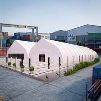 Grande tente de stockage industrielle isolée temporaire à toit haut, structure membranaire ignifuge pour le Chili