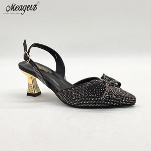 Nuovi Sandali Estivi 2025 Eleganti da <span class=keywords><strong>Donna</strong></span> con <span class=keywords><strong>Tacco</strong></span> Medio, Strass, Punta Chiusa e <span class=keywords><strong>Tacco</strong></span> <span class=keywords><strong>a</strong></span> Spillo - Product Image 1