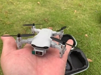 Accessoires pour drone Mini V9 Nouveau RC Caméra 4K HD Télécommande Lumières LED Application Convivial pour les débutants Quadricoptère pliable en plastique
