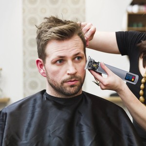 Nueva máquina para <span class=keywords><strong>cortar</strong></span> cabello eléctrica portátil con pantalla LED para hombres - Product Image 2
