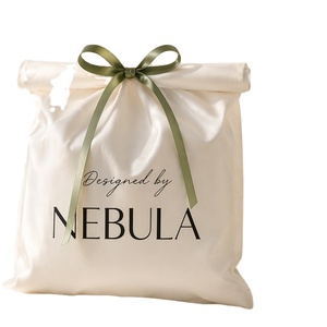 Sac à cordon personnalisé avec logo, pochette cadeau en satin, sac anti-poussière avec ruban pour vêtements, perruques et extensions capillaires - Product Image 1