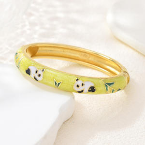 <span class=keywords><strong>Bracciale</strong></span> Panda di Chengdu, Sichuan, Gioiello per Bambini in Smalto Retrò, Braccialetto Aperto alla Moda, Bestseller da Luoghi Panoramici - Product Image 3