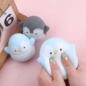 ของเล่นบีบเพนกวินน่ารักเพื่อการศึกษา ของเล่นบีบสัตว์พลาสติกนุ่ม ดีไซน์การ์ตูนคาวาอี้ สำหรับเด็ก บรรเทาความเครียด เหมาะสำหรับทุกเพศ - Product Image 3