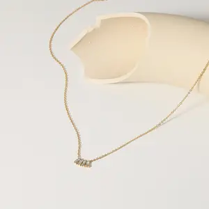 2024 nuova collana con ciondolo con strass quadrato bianco placcato in oro 18K in acciaio inossidabile da donna