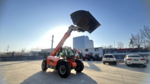 Chariot télescopique 3T : 7 m de levage, moteur Cummins, direction en crabe 4x4/4x4, <span class=keywords><strong>godet</strong></span> de 3 m³. - Product Image 3