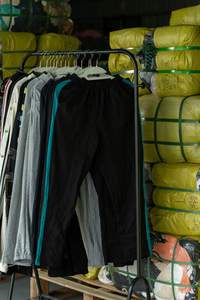 Pantalones deportivos rectos de <span class=keywords><strong>segunda</strong></span> <span class=keywords><strong>mano</strong></span> para mujer WS27 de alta calidad al por mayor, usados, de verano, colores y tallas mixtas, en fardos. - Product Image 2