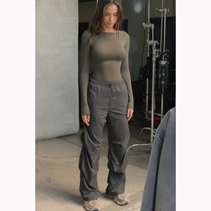 <span class=keywords><strong>Pantaloni</strong></span> <span class=keywords><strong>Parachute</strong></span> Larghi da <span class=keywords><strong>Donna</strong></span> Y2K Streetwear, Vestibilità Ampia con Coulisse in Vita, <span class=keywords><strong>Pantaloni</strong></span> Cargo Casual a Gamba Larga e Accatastati - Product Image 3
