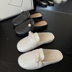 Pantoufles d'hiver personnalisées en gros, chaudes et douces, en peluche unie, pour l'intérieur - Product Image 1