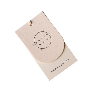 Cartoncino Custom cartellini appesi ispessiti <span class=keywords><strong>etichette</strong></span> Logo durevoli <span class=keywords><strong>per</strong></span> borse di abbigliamento-servizio di stampa di <span class=keywords><strong>etichette</strong></span> di marca alla moda - Product Image 4