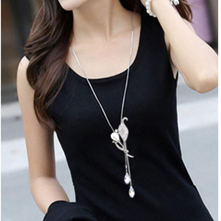 blanc4 fleurs de beauté argentées