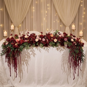 Arrangements floraux de luxe pour mariage IFG, couleur bordeaux et vert, pour la décoration de la table des mariés - Product Image 1