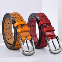 Ceinture en cuir véritable formelle de haute qualité pour hommes et femmes avec broche en alliage de conception creuse unique pour boucle