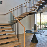 Escalier flottant moderne en bois avec poutre en acier |   Conception personnalisée d'escaliers intérieurs