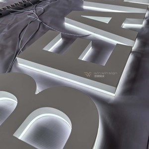 Plaque signalétique LED personnalisée |   Lettres rétroéclairées en acier inoxydable 304 de précision pour usage intérieur, <span class=keywords><strong>peinture</strong></span> blanche, avec base en <span class=keywords><strong>acrylique</strong></span> - Product Image 4