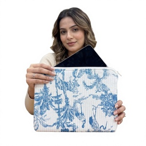 Funda acolchada para portátil de algodón de la mejor calidad, hecha a mano, con diseño floral, protectora, con cremallera, disponible en tamaño personalizado. - Product Image 1