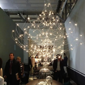 Lámpara de Araña LED Moderna de Lujo con Forma de Estrella y Flores Grandes, con Red de Alambre de Acero, para Escaleras y Sala de Estar - Product Image 4