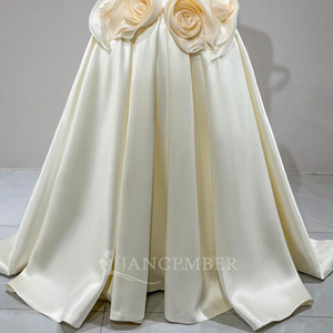 Vestido de Novia Clásico JFH38 en Satén Color Marfil, Corte en A, con Flor 3D Extra Grande - Product Image 5