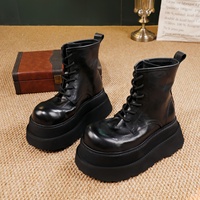 Bottines Martin à lacets à semelle épaisse pour femmes aux pieds fins, dessus en cuir de vachette pleine fleur lavé