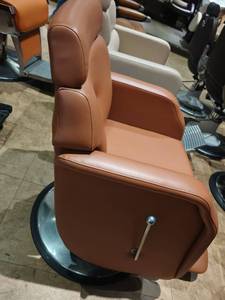 Fauteuil de Barbier Inclinable Contemporain en Similicuir avec Repose-Pieds Réglable et Base Ronde – Mobilier de Salon - Product Image 5