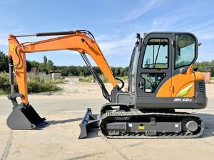 Mini-pelleuse sur chenilles Develon DX60E 6 tonnes, moteur Yanmar 36,2 kW, capacité de godet 0,21 m³, haute performance, hydraulique, 2026 - Product Image 2