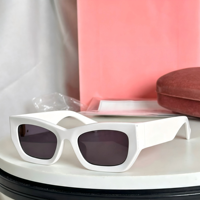Lunettes de soleil polarisées rétro classiques carrées style pilote à monture plate UV400 avec verres PC blancs dégradés, monture intégrale en acétate de designer pour le sport