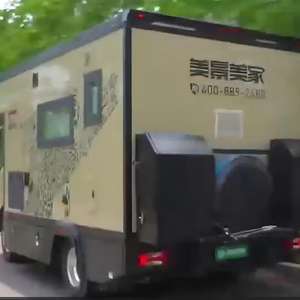 <span class=keywords><strong>Camper</strong></span> Moderno ed Elegante per Viaggiatori Attenti allo Stile con <span class=keywords><strong>Bagno</strong></span> e Cucina - Product Image 3