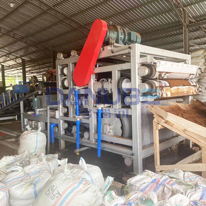 Machine de pointe pour la séparation et la pressage des fibres de coco, ligne de lavage et de déshydratation du tourbe de coco, ligne de briquetage - Product Image 4