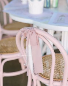 Chaises en rotin tressé faites à la main pour enfants, idéales pour les fêtes d'anniversaire, mobilier enfant rustique et bohème pour mariages et baby showers - Product Image 2