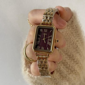 <span class=keywords><strong>Montre</strong></span> vintage à quartz, vente en gros, formes mélangées, cadran bordeaux, bracelet en métal plaqué or, cadeau d'anniversaire ou de fêtes - Product Image 4