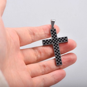 Collier religieux en acier inoxydable avec pendentif croix, design grille unique, bijoux chrétiens gravés, bijoux de mode - Product Image 6