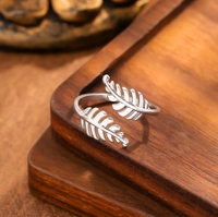 Neues, limitiertes Design, verstellbarer Öffnungsring im Retro-Stil. Modischer Ovaler Edelstahl-Schmuck für Valentinstag und Neujahr.